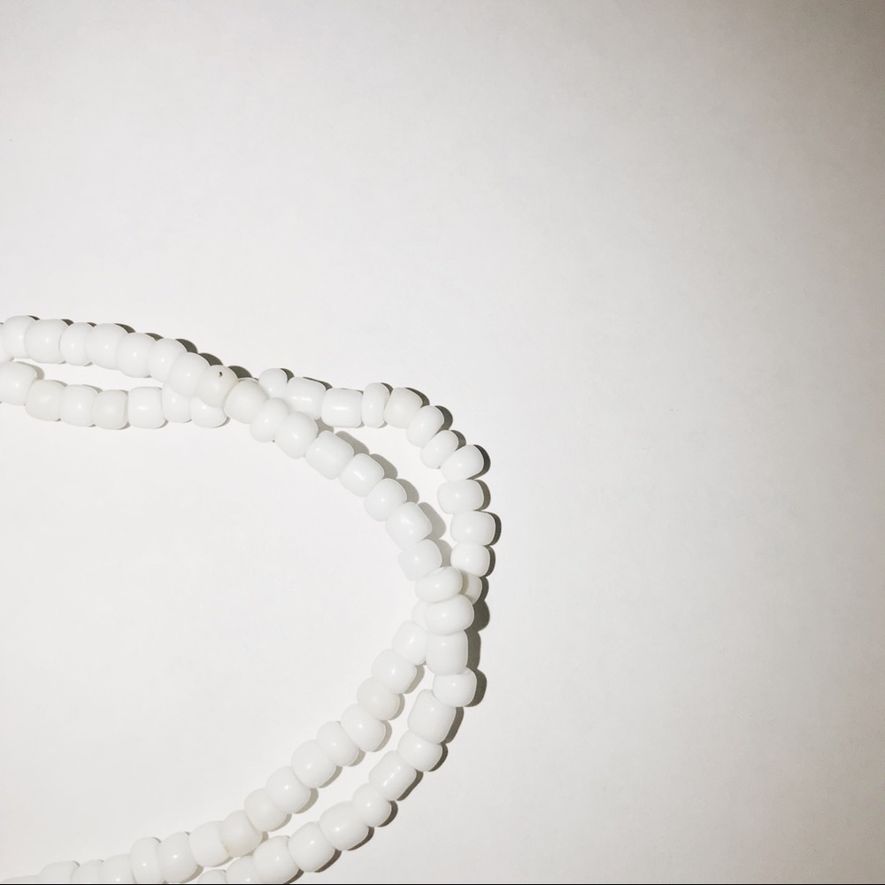 White Beaded Necklace - Picture 4 of 5